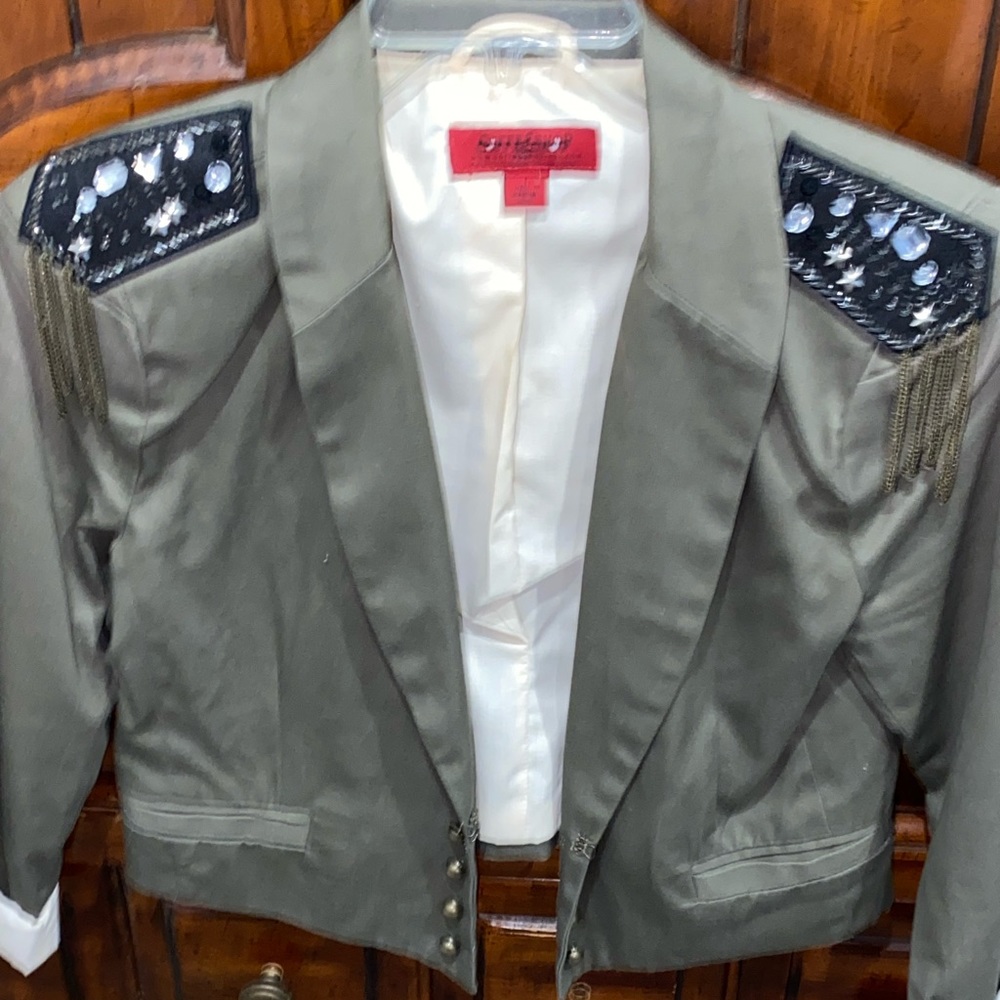 Blazer - Picture 13 of 14